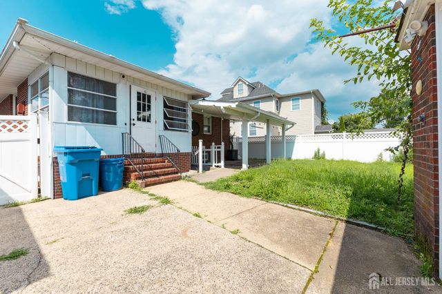 100 Washington Road, Sayreville, NJ 08872