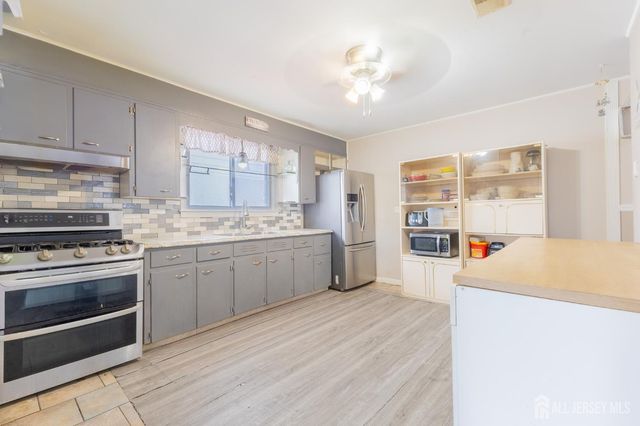 100 Washington Road, Sayreville, NJ 08872