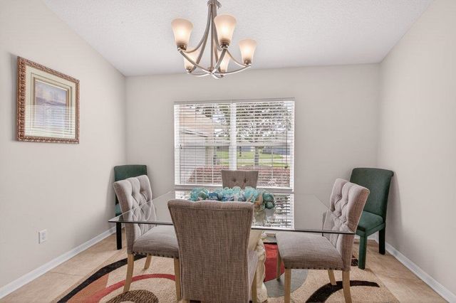 15 Londonderry Dr, Palm Coast, FL 32137