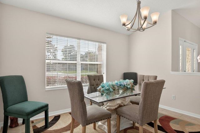 15 Londonderry Dr, Palm Coast, FL 32137