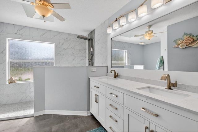 15 Londonderry Dr, Palm Coast, FL 32137