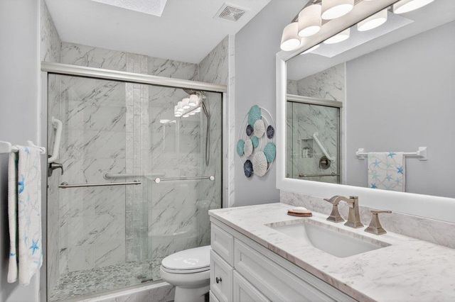 15 Londonderry Dr, Palm Coast, FL 32137