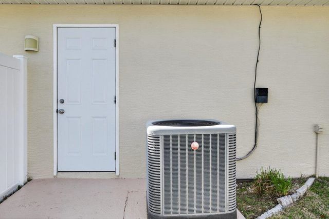 15 Londonderry Dr, Palm Coast, FL 32137