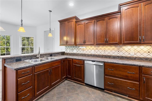 221 Heaven View Drive, Walhalla, SC 29691