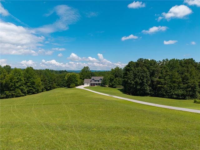221 Heaven View Drive, Walhalla, SC 29691