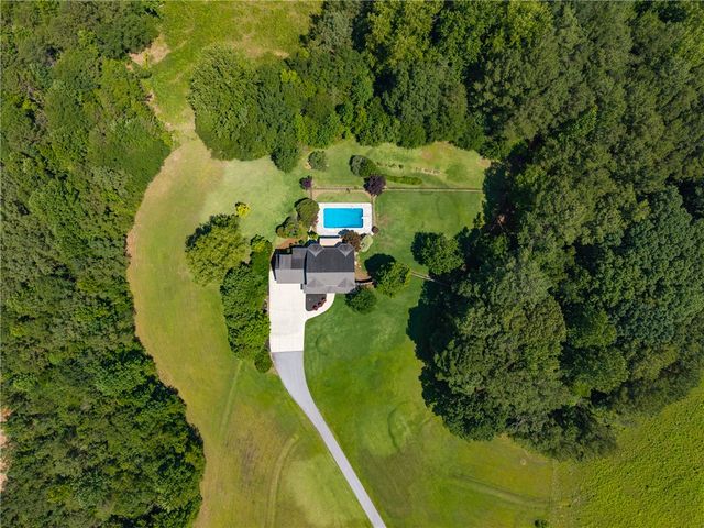 221 Heaven View Drive, Walhalla, SC 29691