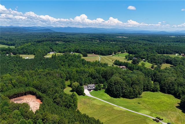 221 Heaven View Drive, Walhalla, SC 29691