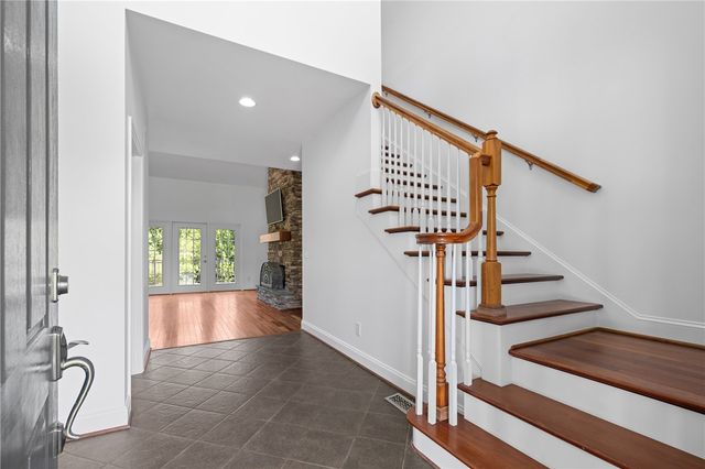 221 Heaven View Drive, Walhalla, SC 29691