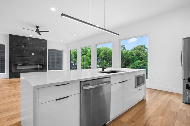 1005 Glenview Dr, Nashville, TN 37206