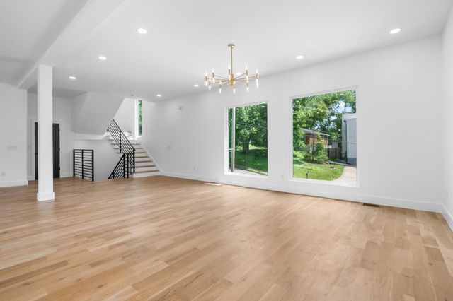 1005 Glenview Dr, Nashville, TN 37206
