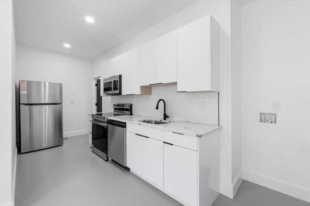 1005 Glenview Dr, Nashville, TN 37206