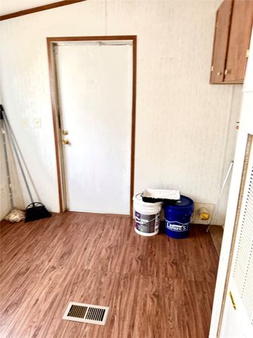 1139 Market Street, Tye, TX 79563
