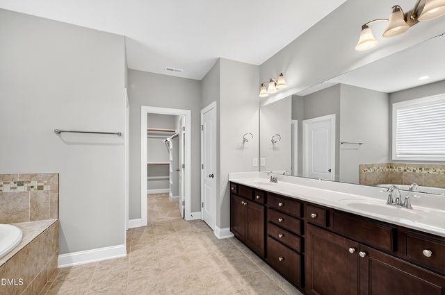 2204 Stillness Pond Lane, Apex, NC 27539