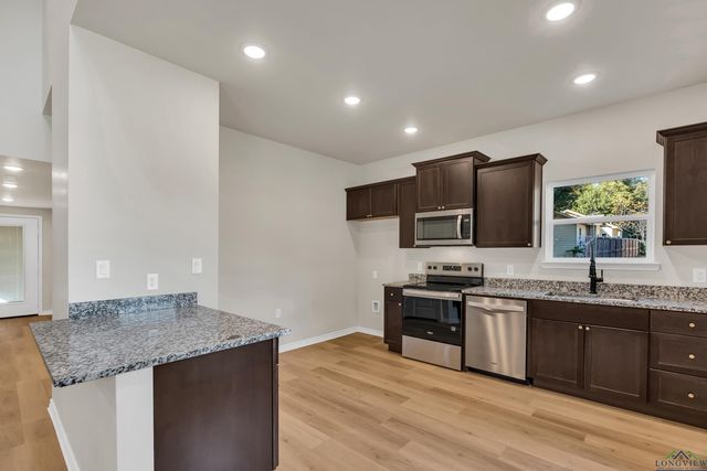 1701 Sandlin St, Longview, TX 75602