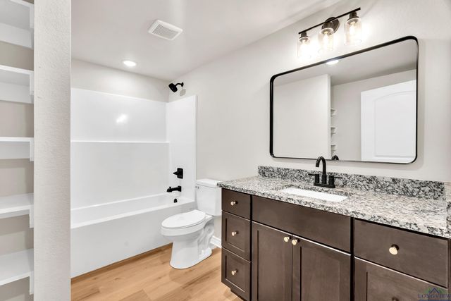 1701 Sandlin St, Longview, TX 75602