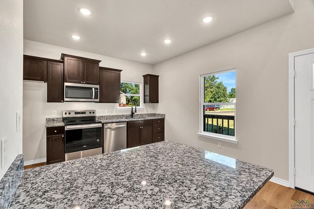 1701 Sandlin St, Longview, TX 75602