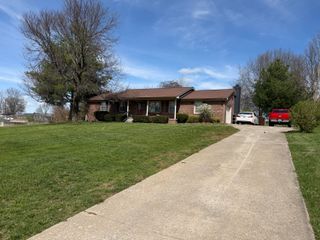 1033 Crestwood Heights, Paris, KY 40361