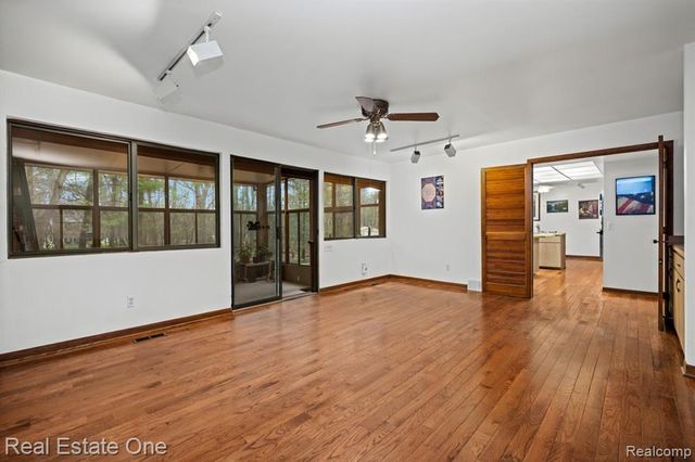 32674 Bingham Lane, Bingham Farms, MI 48025