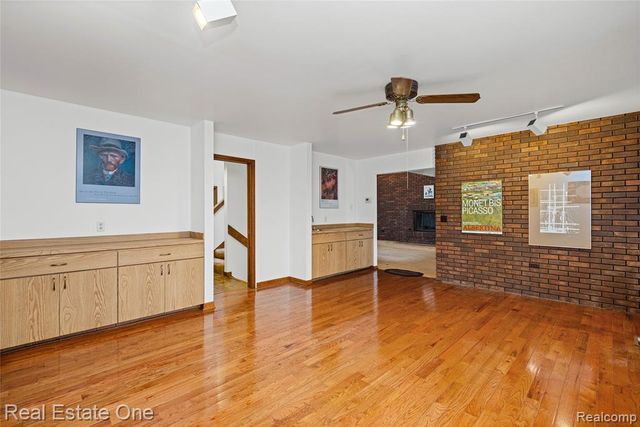 32674 Bingham Lane, Bingham Farms, MI 48025