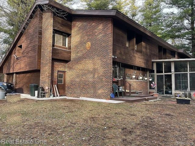 32674 Bingham Lane, Bingham Farms, MI 48025