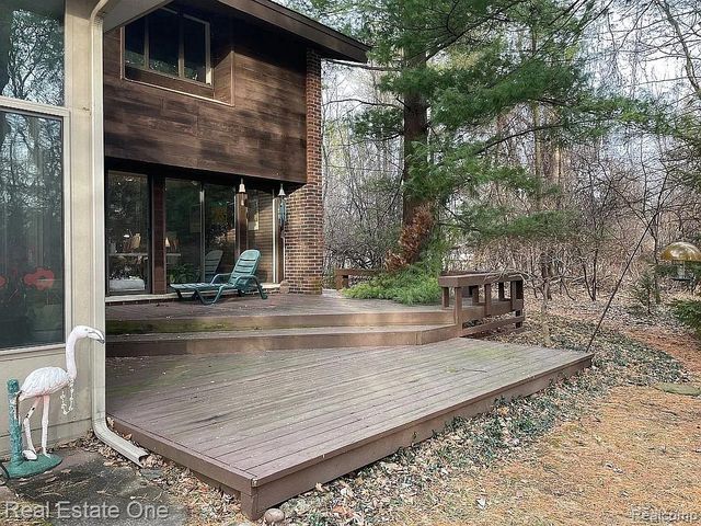 32674 Bingham Lane, Bingham Farms, MI 48025