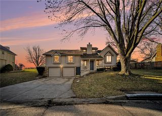 2108 SW Park Drive, Blue Springs, MO 64015