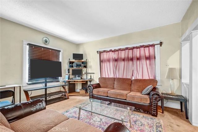 831 French Street, Santa Ana, CA 92701