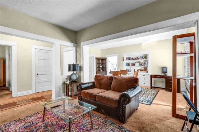 831 French Street, Santa Ana, CA 92701