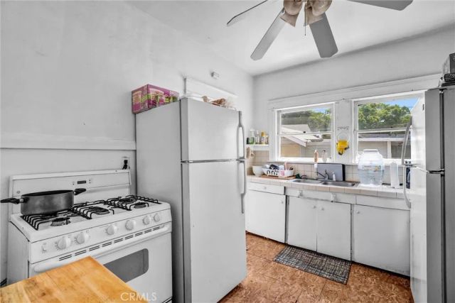 831 French Street, Santa Ana, CA 92701