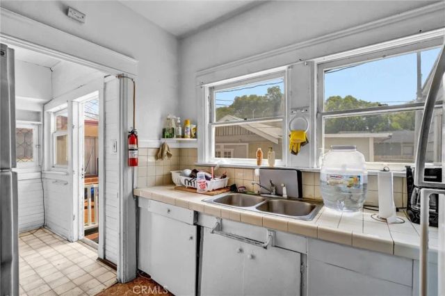 831 French Street, Santa Ana, CA 92701