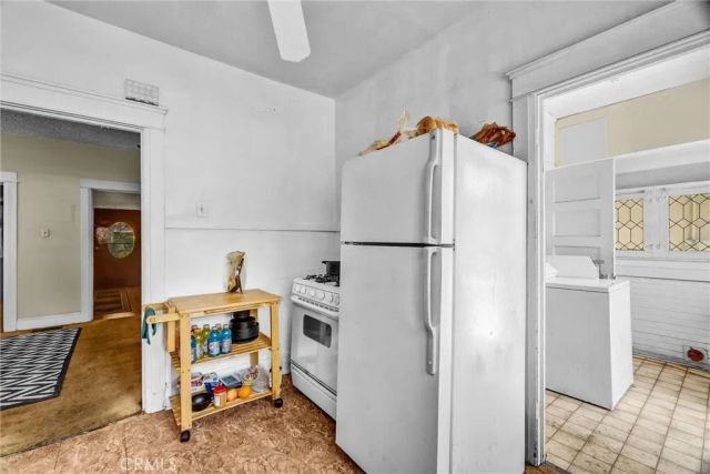 831 French Street, Santa Ana, CA 92701