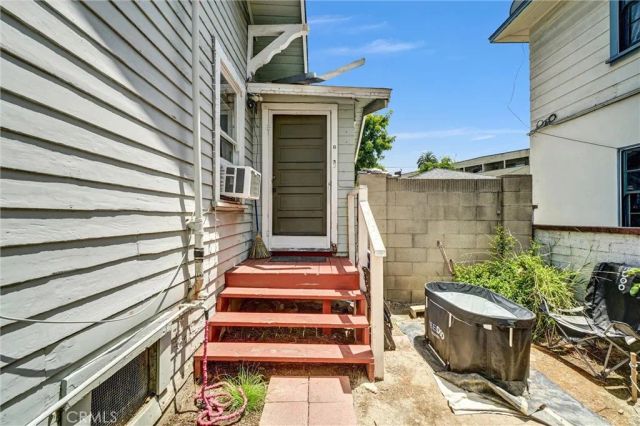 831 French Street, Santa Ana, CA 92701