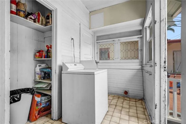 831 French Street, Santa Ana, CA 92701