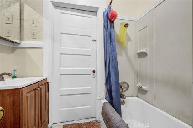 831 French Street, Santa Ana, CA 92701