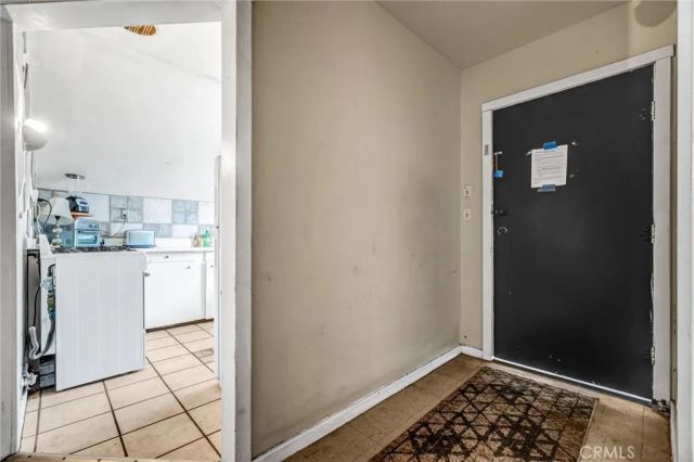 831 French Street, Santa Ana, CA 92701