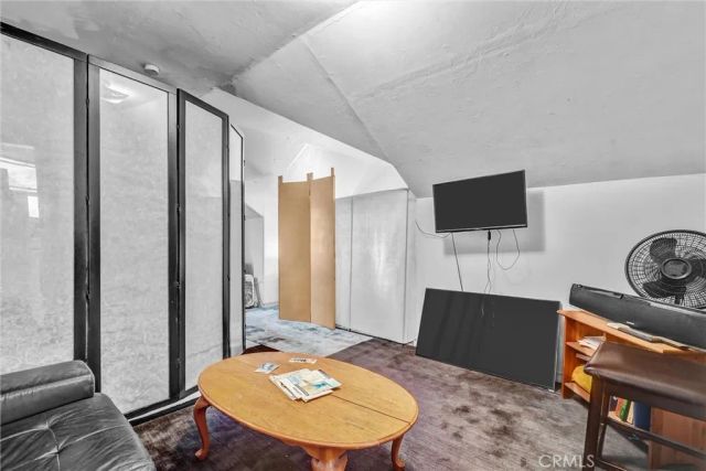 831 French Street, Santa Ana, CA 92701