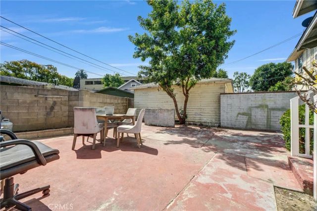 831 French Street, Santa Ana, CA 92701