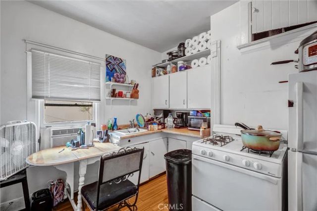 831 French Street, Santa Ana, CA 92701