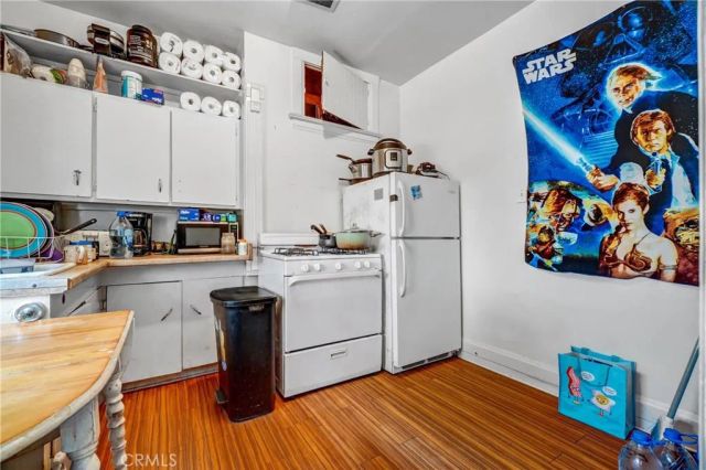 831 French Street, Santa Ana, CA 92701