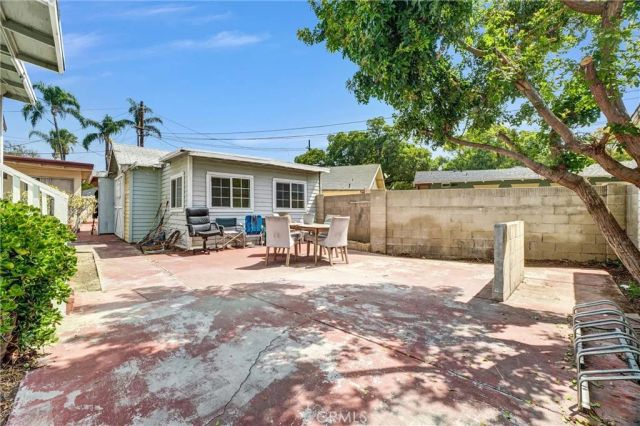 831 French Street, Santa Ana, CA 92701