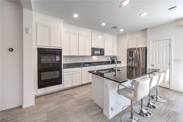 3167 Hazy Hills Avenue, Henderson, NV 89052