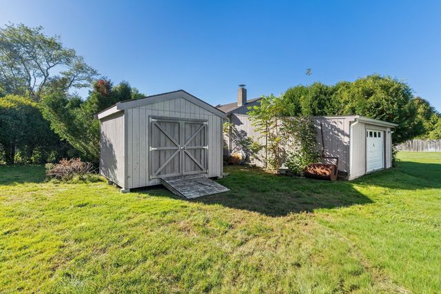 297 Bakerville Rd, Dartmouth, MA 02748