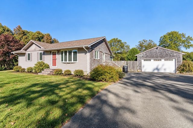 297 Bakerville Rd, Dartmouth, MA 02748