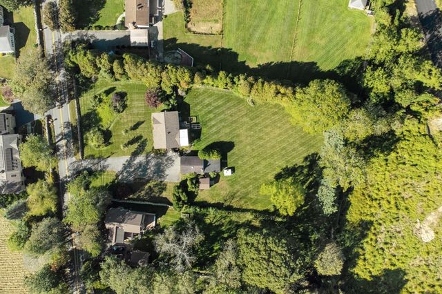 297 Bakerville Rd, Dartmouth, MA 02748