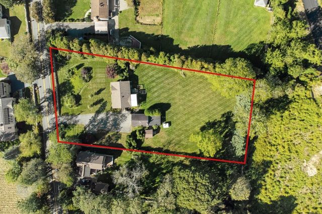 297 Bakerville Rd, Dartmouth, MA 02748