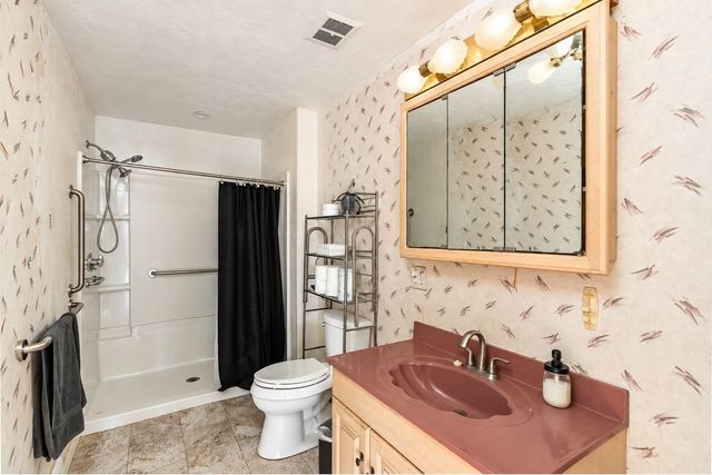 297 Bakerville Rd, Dartmouth, MA 02748
