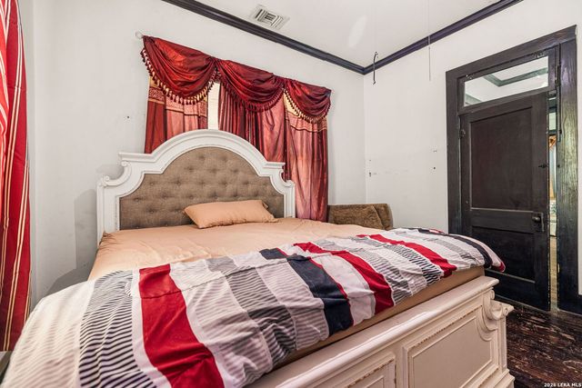 1211 guadalupe, San Antonio, TX 78207