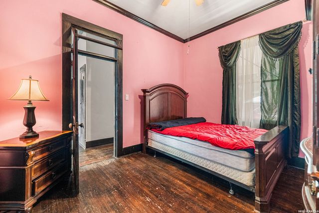 1211 guadalupe, San Antonio, TX 78207