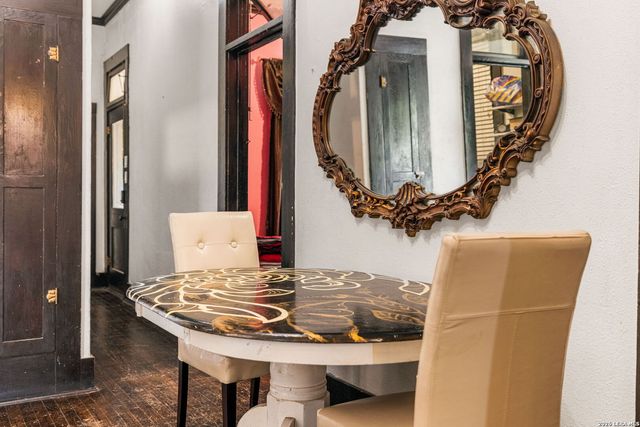1211 guadalupe, San Antonio, TX 78207