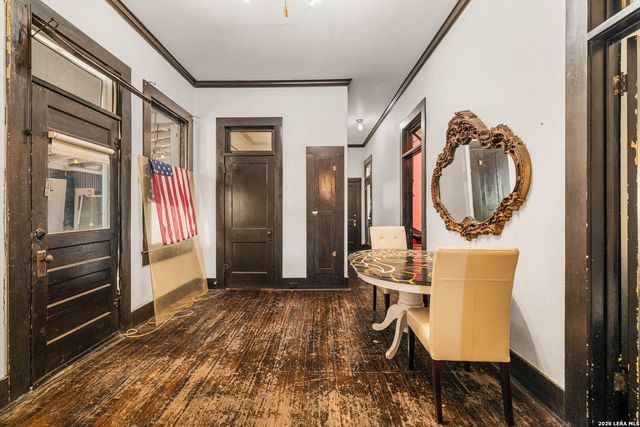 1211 guadalupe, San Antonio, TX 78207